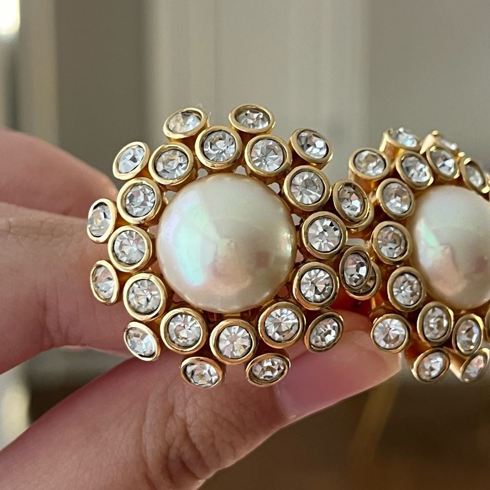 Vintage Christian Dior Star Celest Flower Pearl Rhinestone Round Gold Earrings - Picture 2 of 10